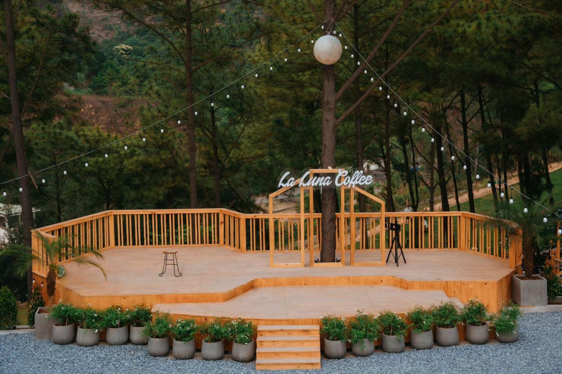 Nha Nghi Anh Dung Bed & Breakfast ฮาลอง ภายนอก รูปภาพ