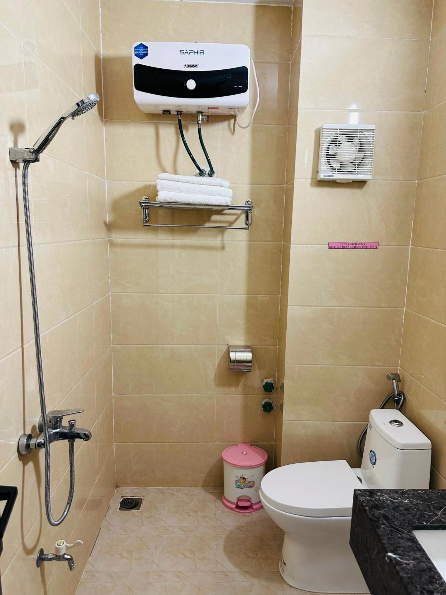 Nha Nghi Anh Dung Bed & Breakfast ฮาลอง ภายนอก รูปภาพ