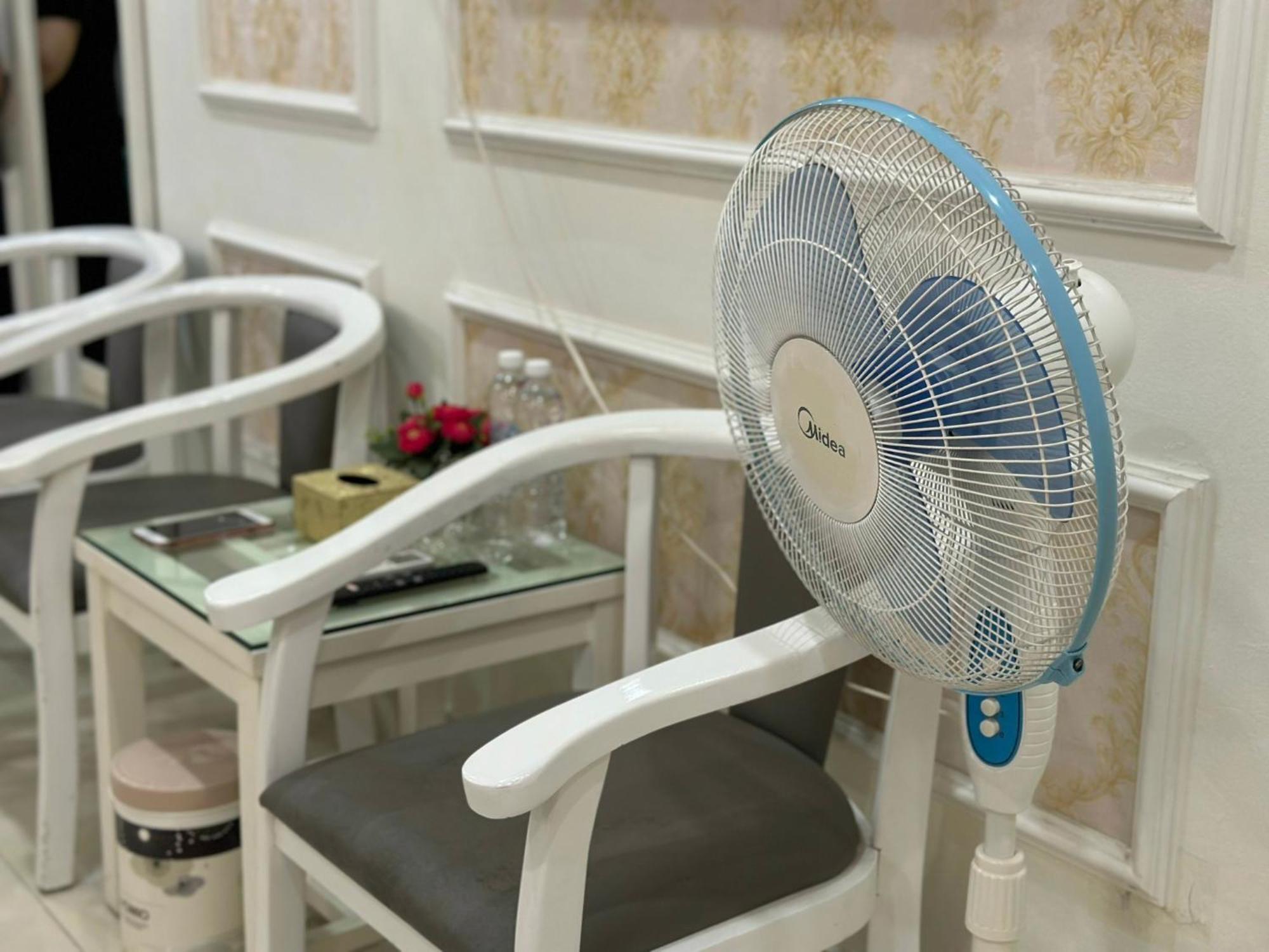 Nha Nghi Anh Dung Bed & Breakfast ฮาลอง ภายนอก รูปภาพ